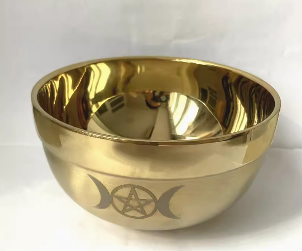 Cuenco Ceremonial Dorado con Pentagrama