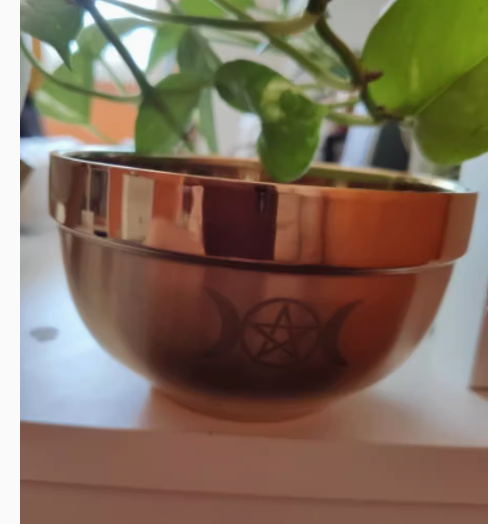 Cuenco Ceremonial Dorado con Pentagrama